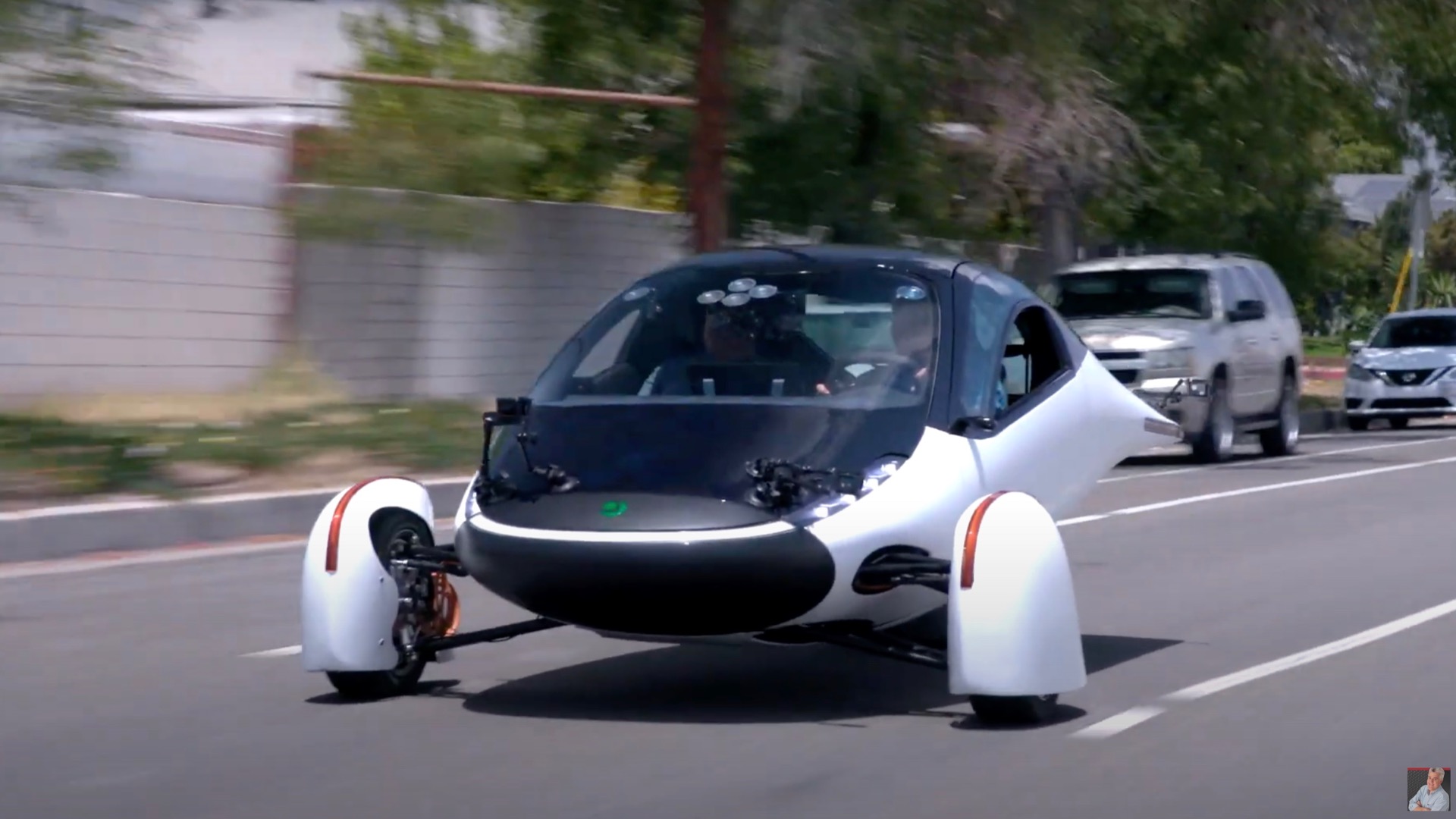 1,000-mile Aptera “never charge” solar-supplemented EV: Jay Leno gets a preview1,000-mile Aptera “never charge” solar-supplemented EV: Jay Leno gets a preview