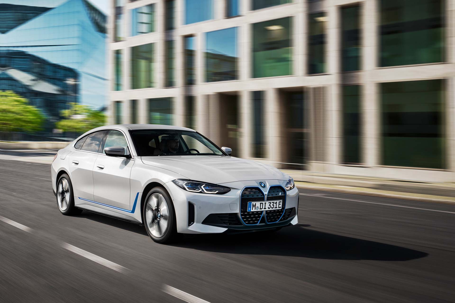 BMW EVs not targeting range of 400 miles or more: Here's whyBMW EVs not targeting range of 400 miles or more: Here's why