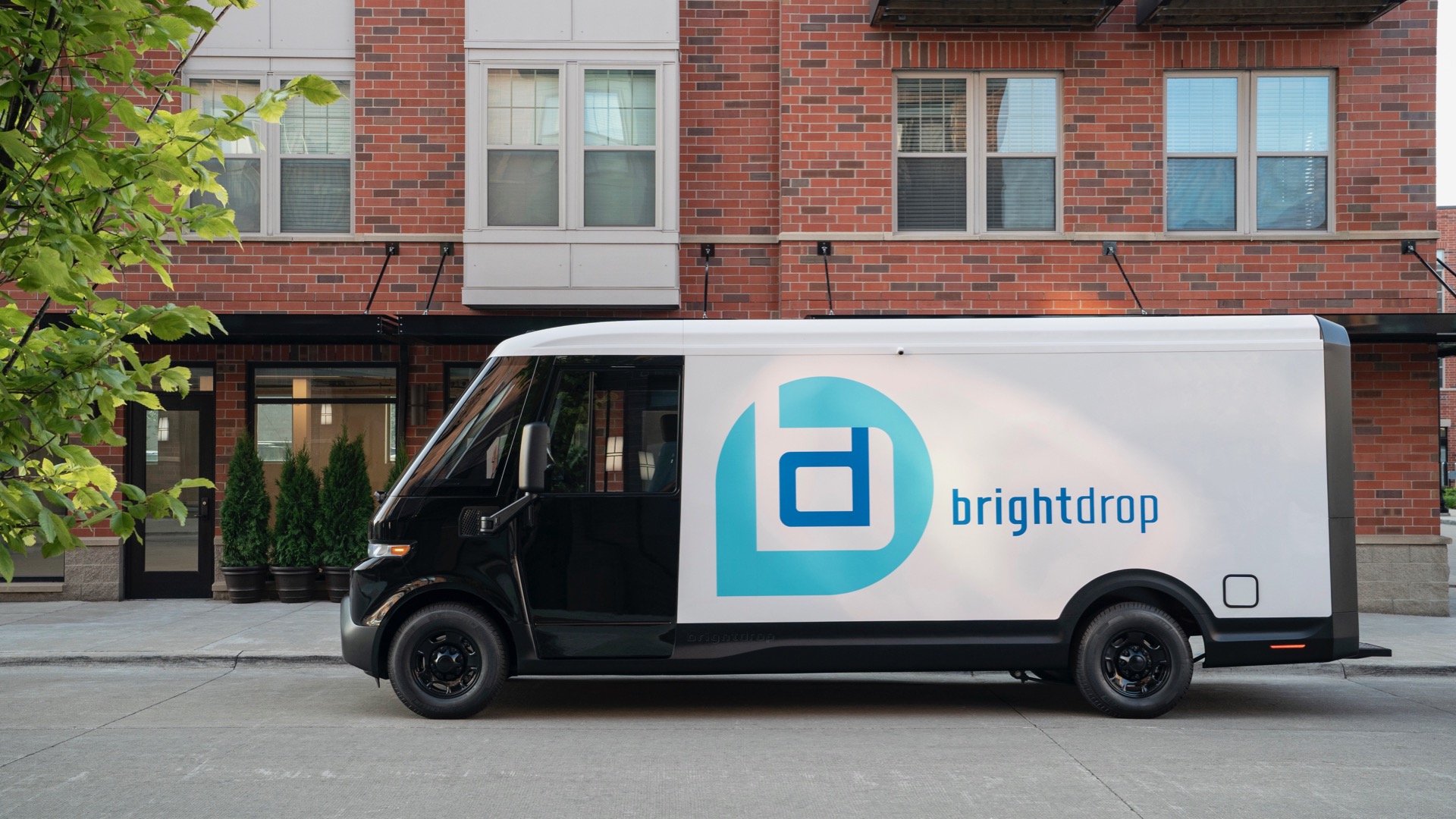 First dealership opens for GM's BrightDrop electric vansFirst dealership opens for GM's BrightDrop electric vans