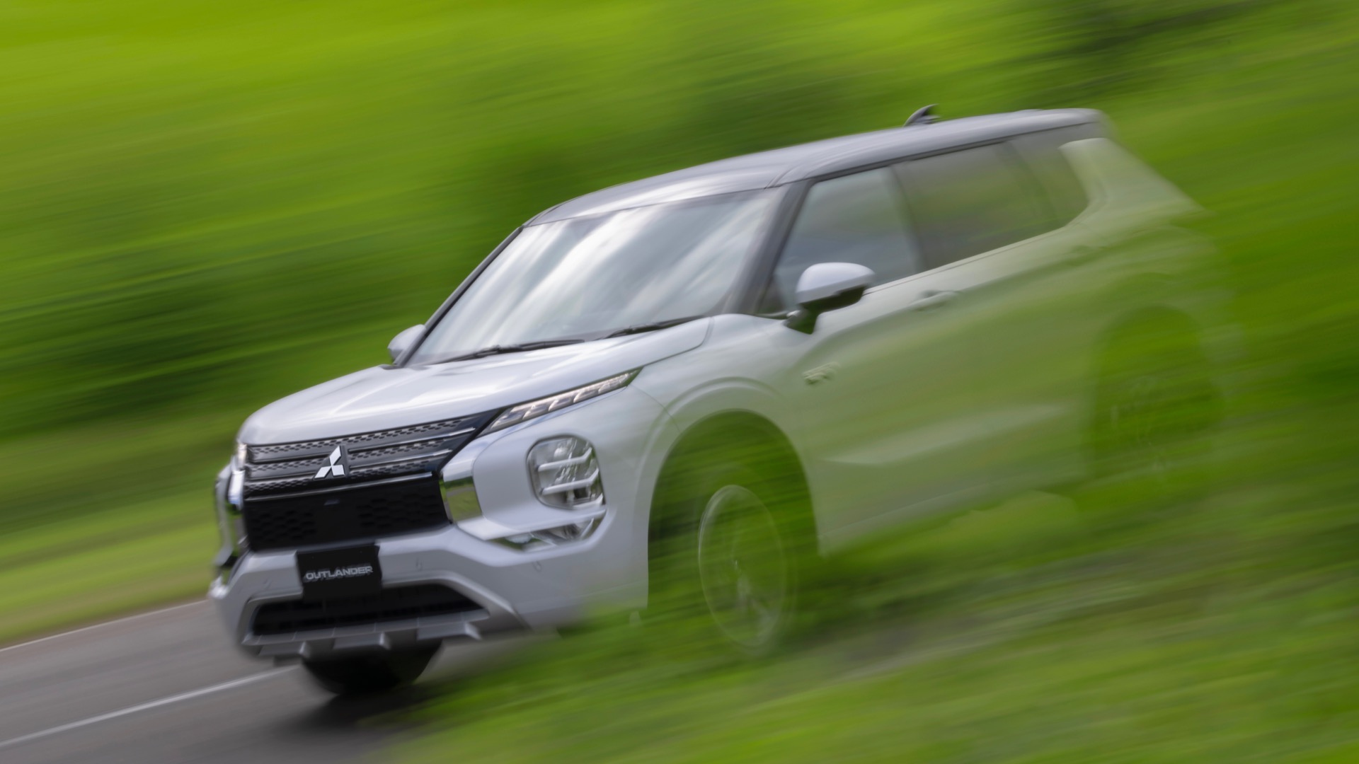 Mitsubishi Outlander Plug-In Hybrid will get a more super all-wheel-drive systemMitsubishi Outlander Plug-In Hybrid will get a more super all-wheel-drive system