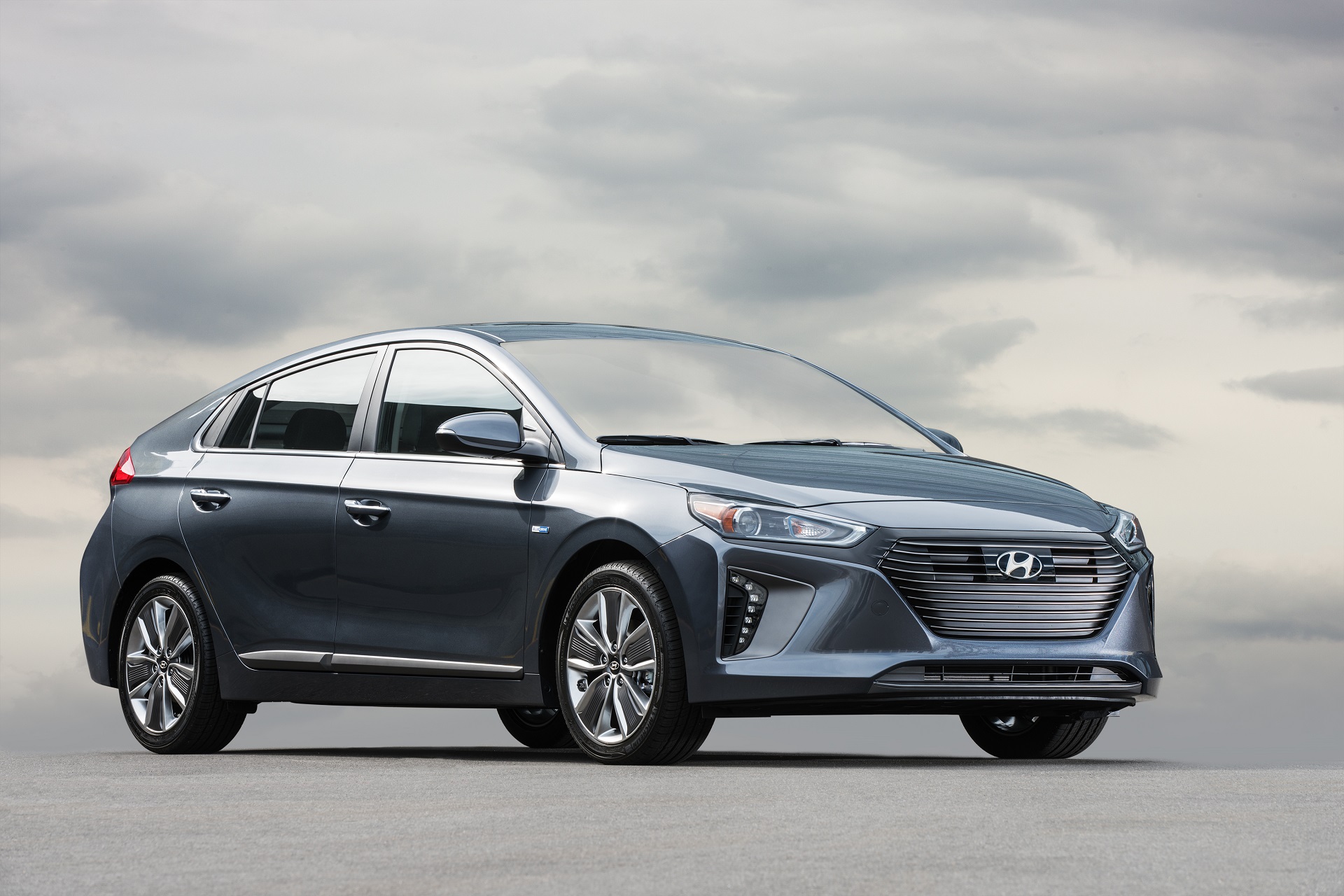 Backseat fires prompt recall replay for Hyundai Ioniq Hybrid, Plug-In Hybrid