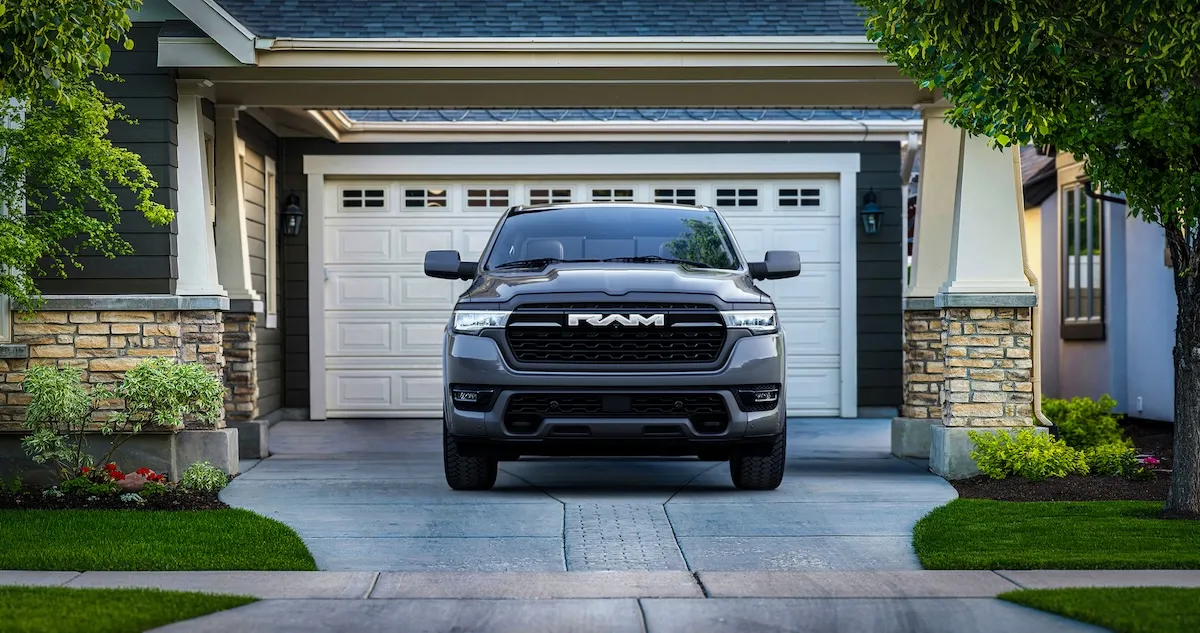 2025 Ram 1500 Ramcharger plug-in hybrid pickup pairs V-6, big EV battery