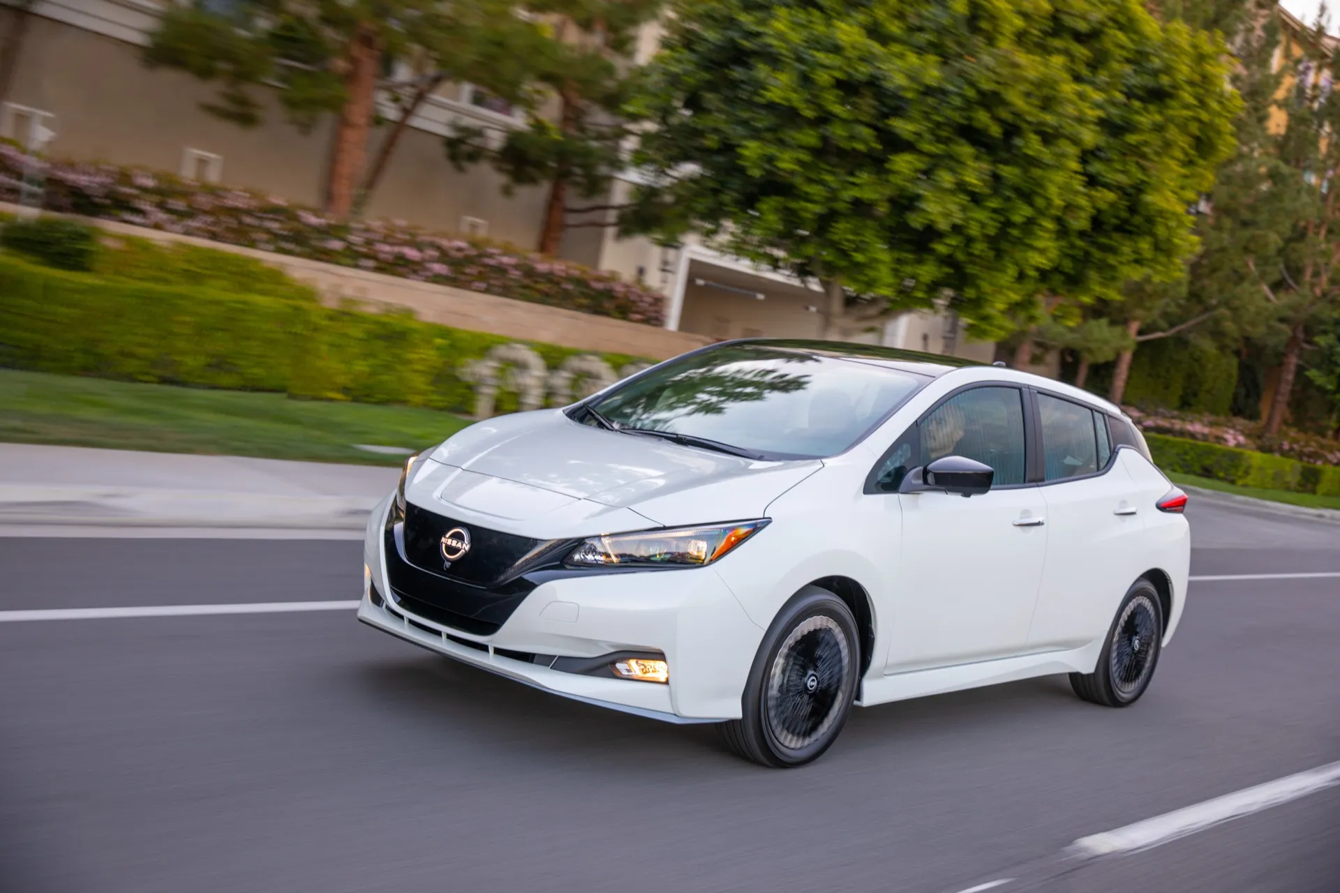 2024 Nissan Leaf gets 3,750 EV tax credit back AutosEU