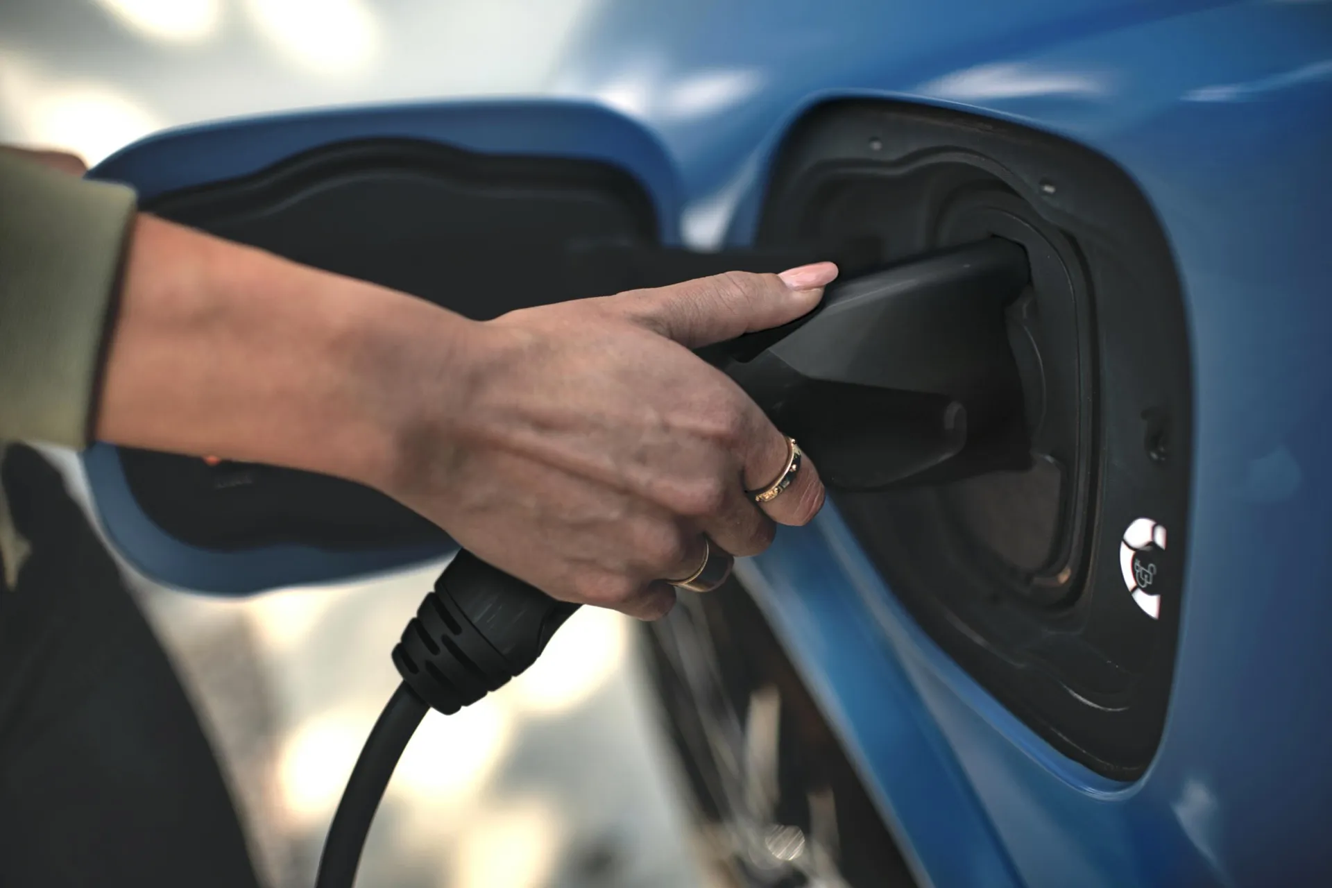 Ford promises more affordable EVs as it loses money on them AutosEU