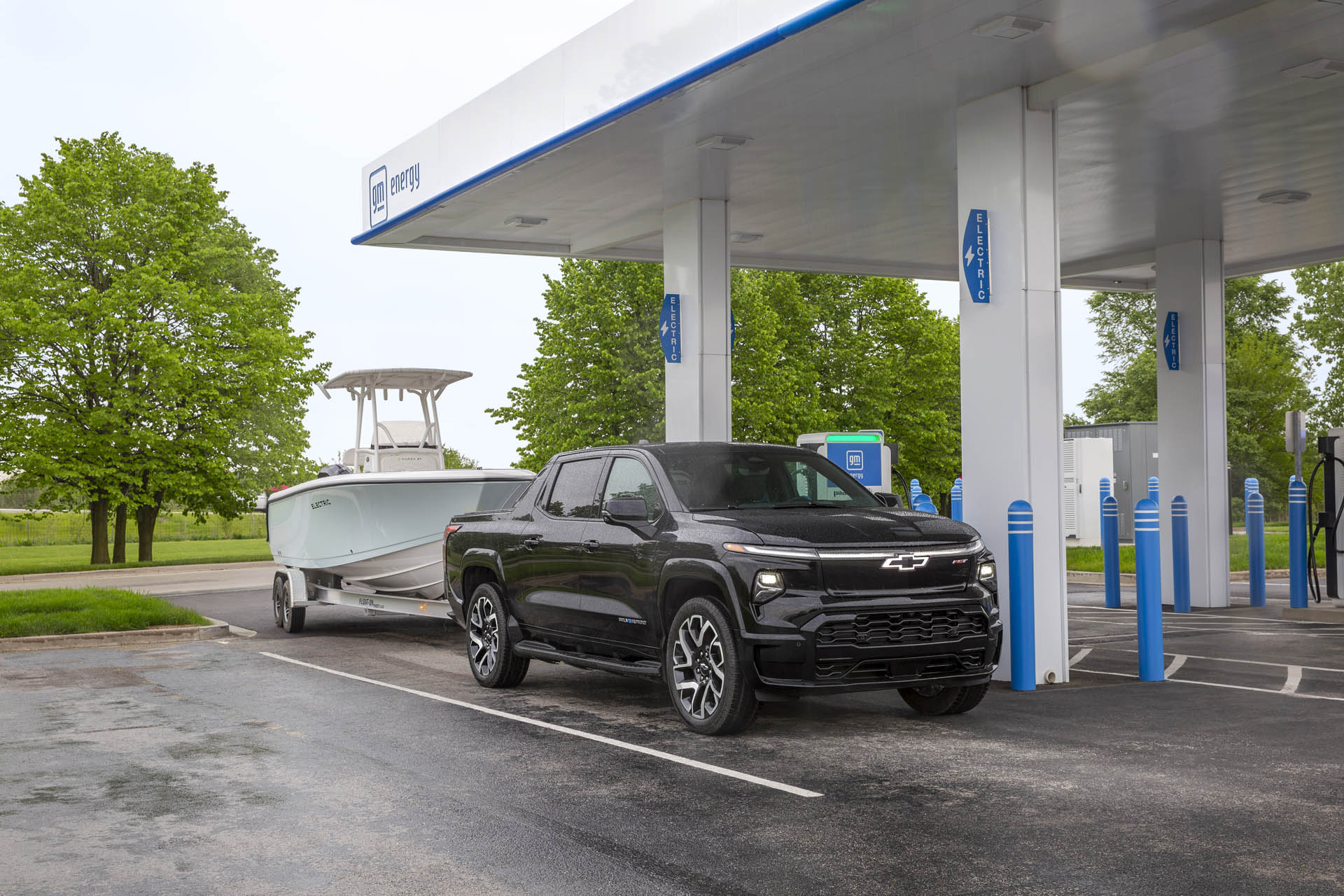 Review: 2024 Chevy Silverado EV RST arrives for civilians