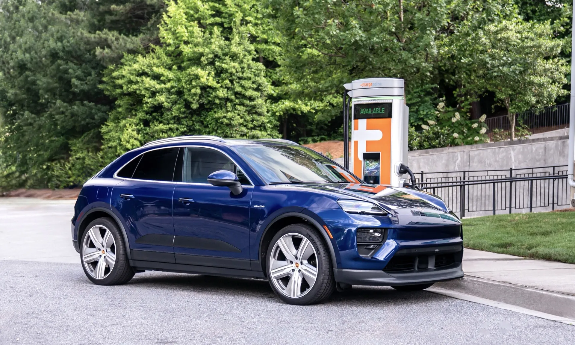 Porsche app gives EV drivers access to 75% of compatible US chargers